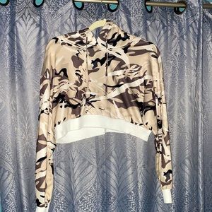 Crop top come with a skirt